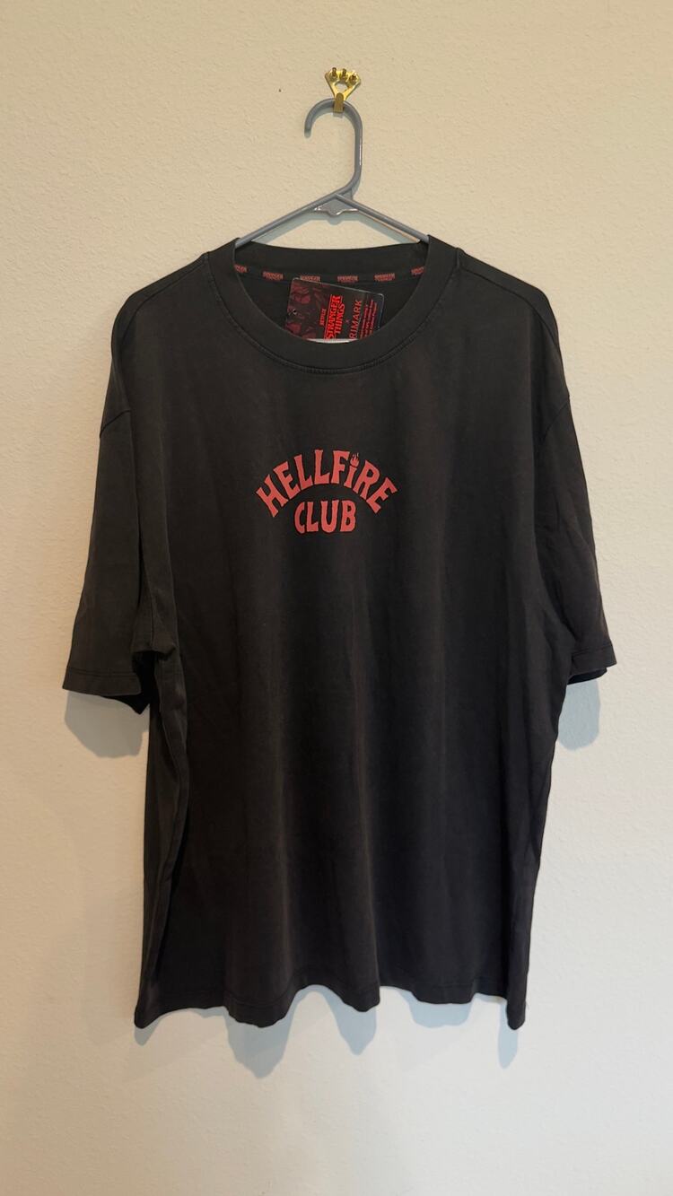 Netflix Stranger Things x Primark Hellfire Club Graphic Tee Large NWT